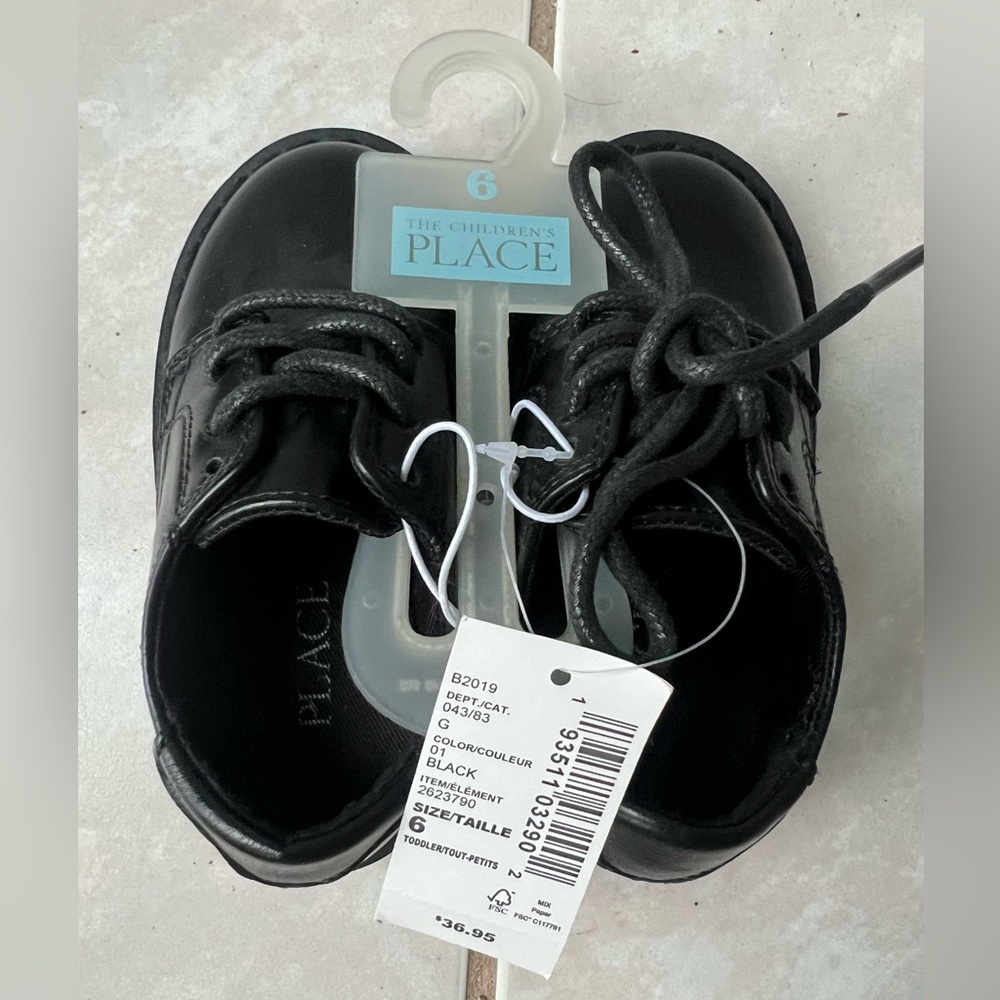 The Children's Place Glossy Black Kids Dress Shoes size 6 toddler